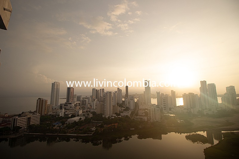 Riviera Sunrise Beach - Al frente de la playa y vista panoramica
